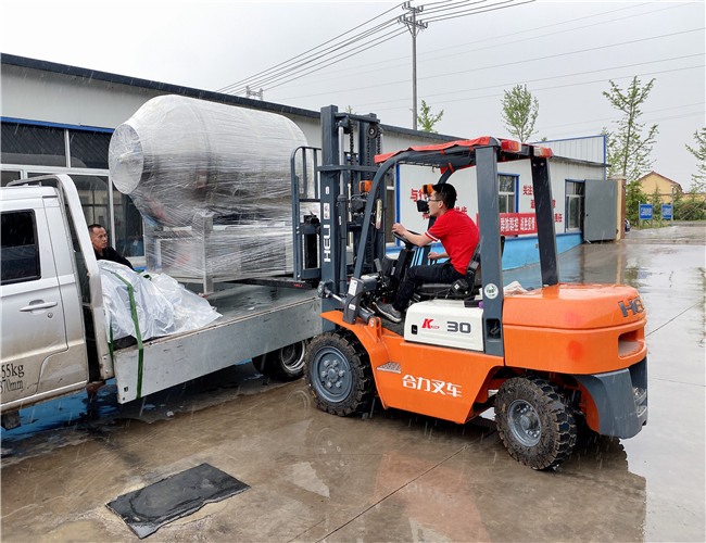 1200L变频水冷泵真空滚揉机发往河北沧州