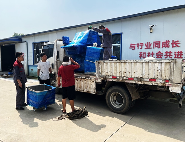 气动盐水注射机➕200L料车3台，发货河南安阳