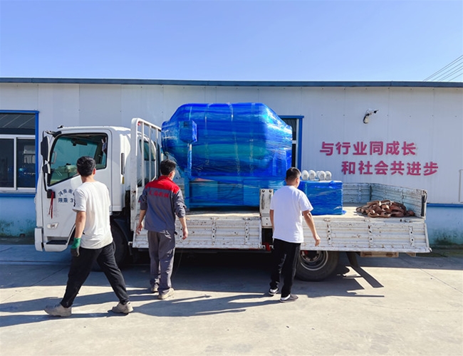 濮阳烤鸭厂订购1200L真空滚揉机、200L料车2台，发货